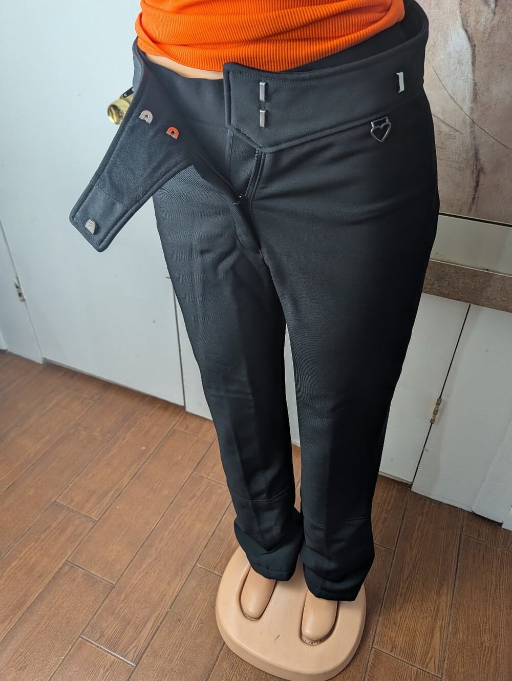 vintage Obermeyer high-waisted black ski pants Size 10L
